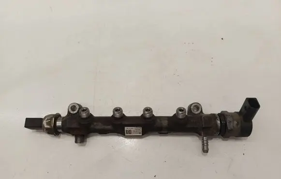 Skoda Octavia Mk3 (5E) Fuel main line pipe 04L089B 0377561