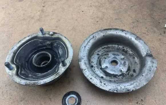 BMW 5 E60 E61 Coil spring mount 6760943 31336760943 31306775098