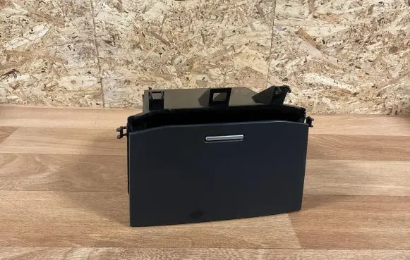 Nissan Primera Glove box 68475BA00A