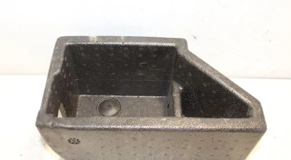 Skoda Yeti (5L) Tool box 5L6858857B