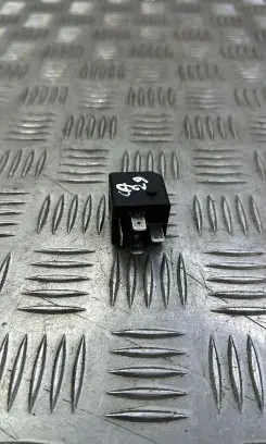Volkswagen PASSAT B8 Other relay