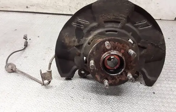 Subaru Forester SH Front wheel hub spindle knuckle 
