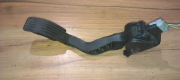 Citroen C4 I Accelerator throttle pedal 0280755120 9684378880