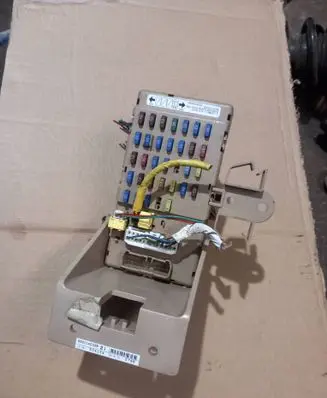 Subaru Legacy Fuse module 82201AG02B