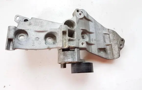 Nissan Note (E11) Generator/alternator bracket 8200669494