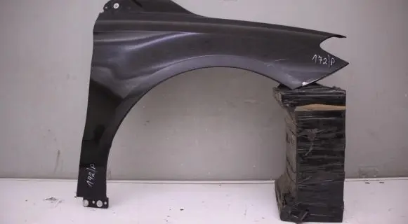 Mercedes-Benz B W246 W242 Fender mounting bracket