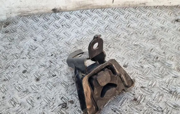 Toyota Yaris Gearbox mount AV84330