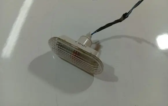 Ford Focus Front fender indicator light 4M5A13K309AA 4M5A-13K309-AA