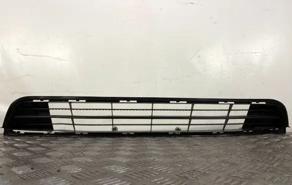 Honda HR-V Front bumper lower grill 71103T7AJ0