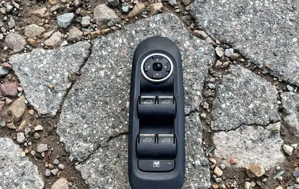 Ford Galaxy Electric window control switch 7S7T14A132AB A0310770928 03102007
