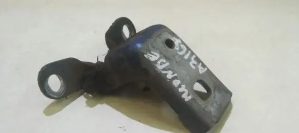 Ford Mondeo Mk III Rear door lower hinge