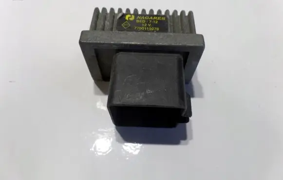 Renault Scenic I Glow plug pre-heat relay 7700115078