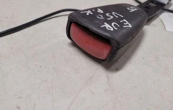 Volvo V50 Front seatbelt buckle 738699 115225