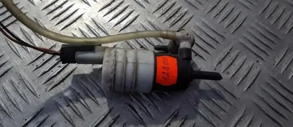 Renault Kangoo I Windscreen/windshield washer pump 7700431079
