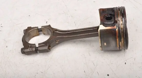 Nissan Micra Piston 