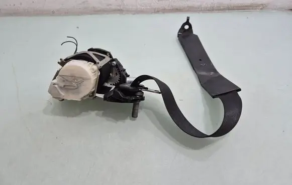 Mercedes-Benz GL X164 Third row seat belt A1648600685