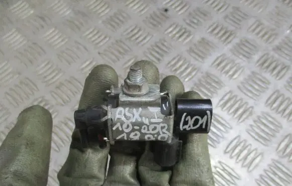 Mitsubishi ASX Vacuum valve K5T46494
