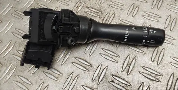 Toyota Yaris Wiper control stalk 17F9040D180 L44