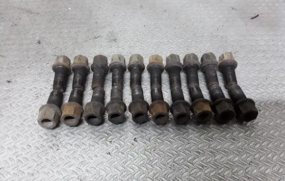 Nuts/bolts