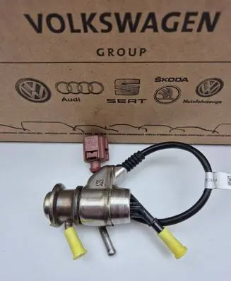 Volkswagen Caddy AdBlue injector 04L131113L 0444025030 04L131113R