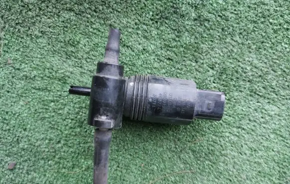 Mini One - Cooper Coupe R56 Windscreen/windshield washer pump 2751743