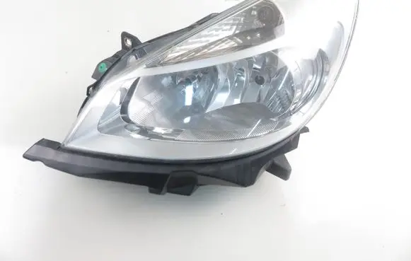 Renault Clio III Headlight/headlamp 8200459824