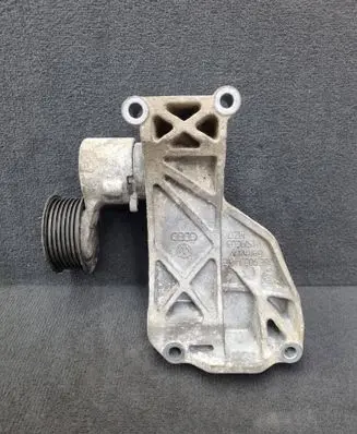 Audi Q7 4L Generator/alternator bracket 06E903143G