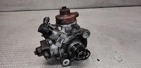 Volvo V70 Fuel injection high pressure pump 0445010618 31272896