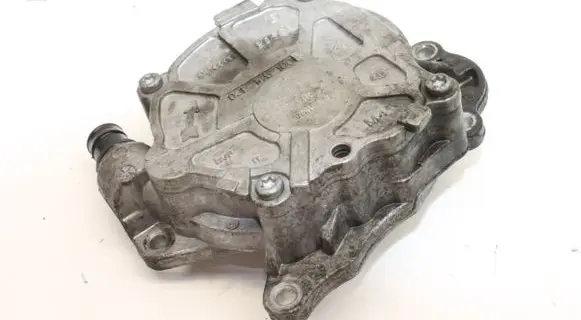 Volkswagen PASSAT B7 Vacuum pump 03L145100