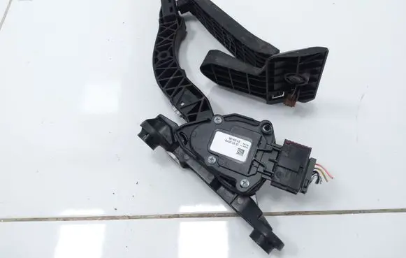 Hyundai i30 Accelerator throttle pedal PA666F40