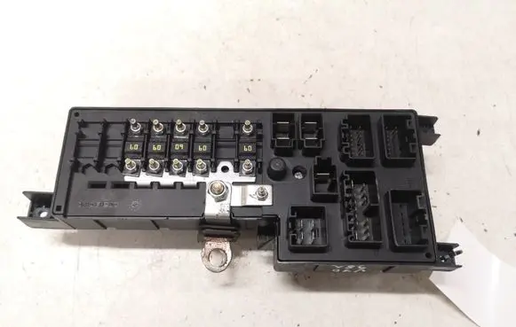 Volvo V70 Fuse module 8637841 518717004