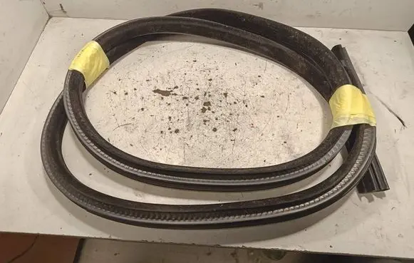 Jaguar XF X260 Rear door rubber seal (on body)