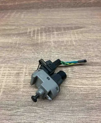 Ford Mondeo Mk III Brake pedal sensor switch 1S7T13480AA