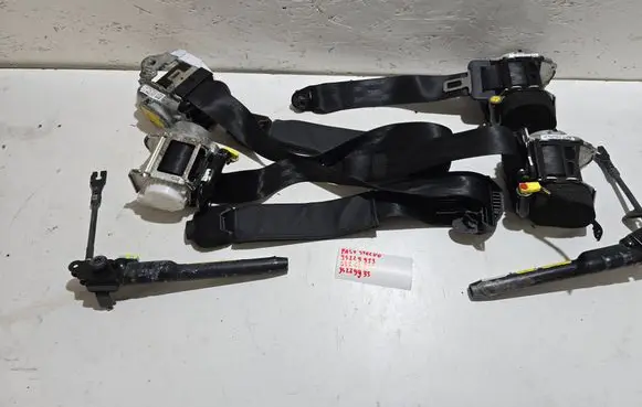Alfa Romeo Stelvio Rear seatbelt 34229933 34266315 34229934