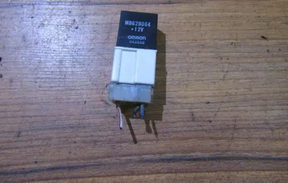 Mitsubishi Galant Other relay mb629084 0428d0