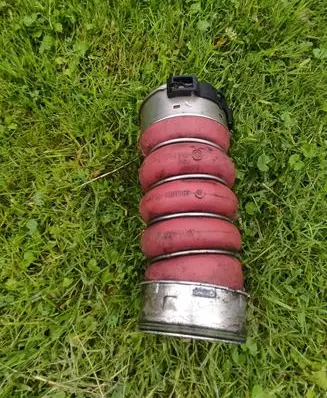 BMW X5 F15 Intercooler hose/pipe 7807987