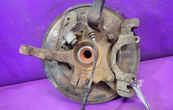 Opel Meriva A Front wheel hub spindle knuckle