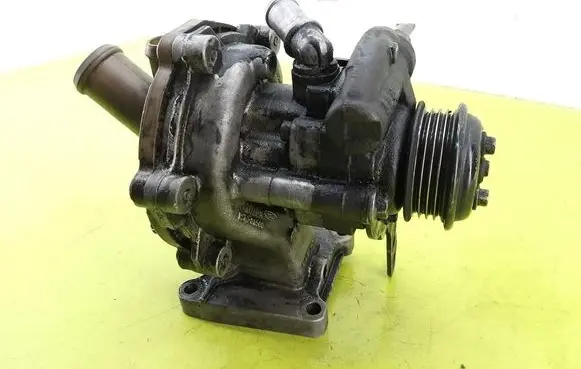 Ford Mondeo Mk III Power steering pump XS713A674BB