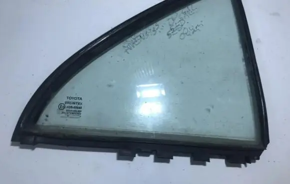 Toyota Avensis T250 Rear vent window glass 