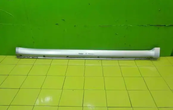 Subaru Forester SF Side skirt front trim NAKLADKA