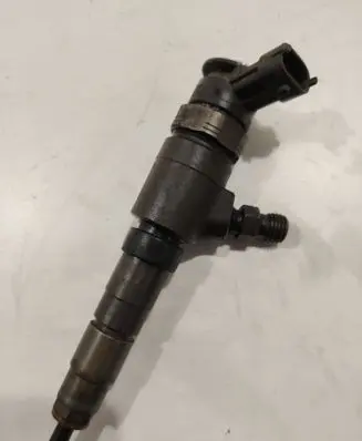 Peugeot 207 Fuel injector 0445110339