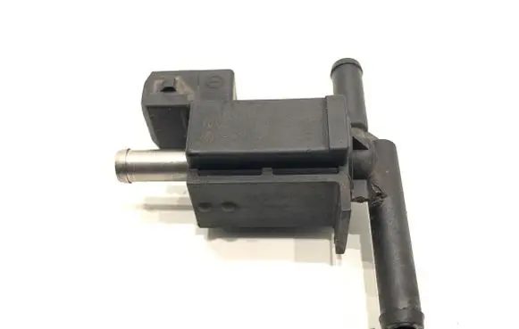 Renault Scenic III - Grand scenic III Fuel pressure regulator 8200603558