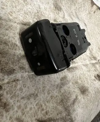Opel Frontera B Seat heating switch M17321