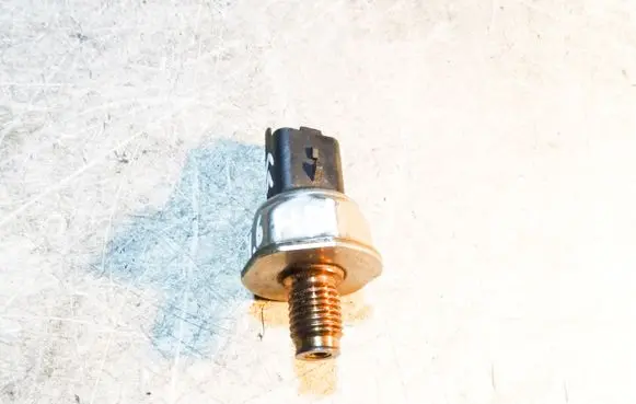 Fuel pressure sensor