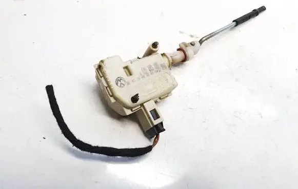 Volkswagen PASSAT B5.5 Central locking motor 3b0810773b 3b0959782