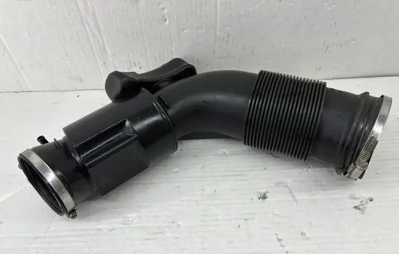 Porsche Cayenne (92A) Air intake hose/pipe 7P0129684B