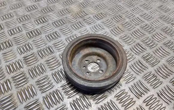 Volkswagen PASSAT B7 Crankshaft pulley 038105243m