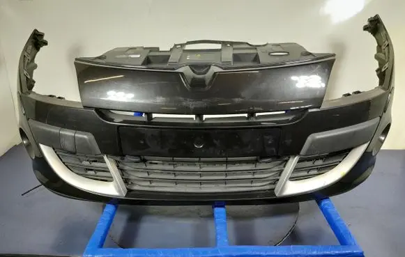 Renault Megane III Front bumper