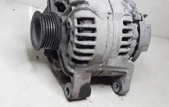 Opel Corsa C Generator/alternator 55556068 0124425021