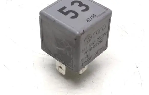Volkswagen Golf IV Other relay 141951253B
